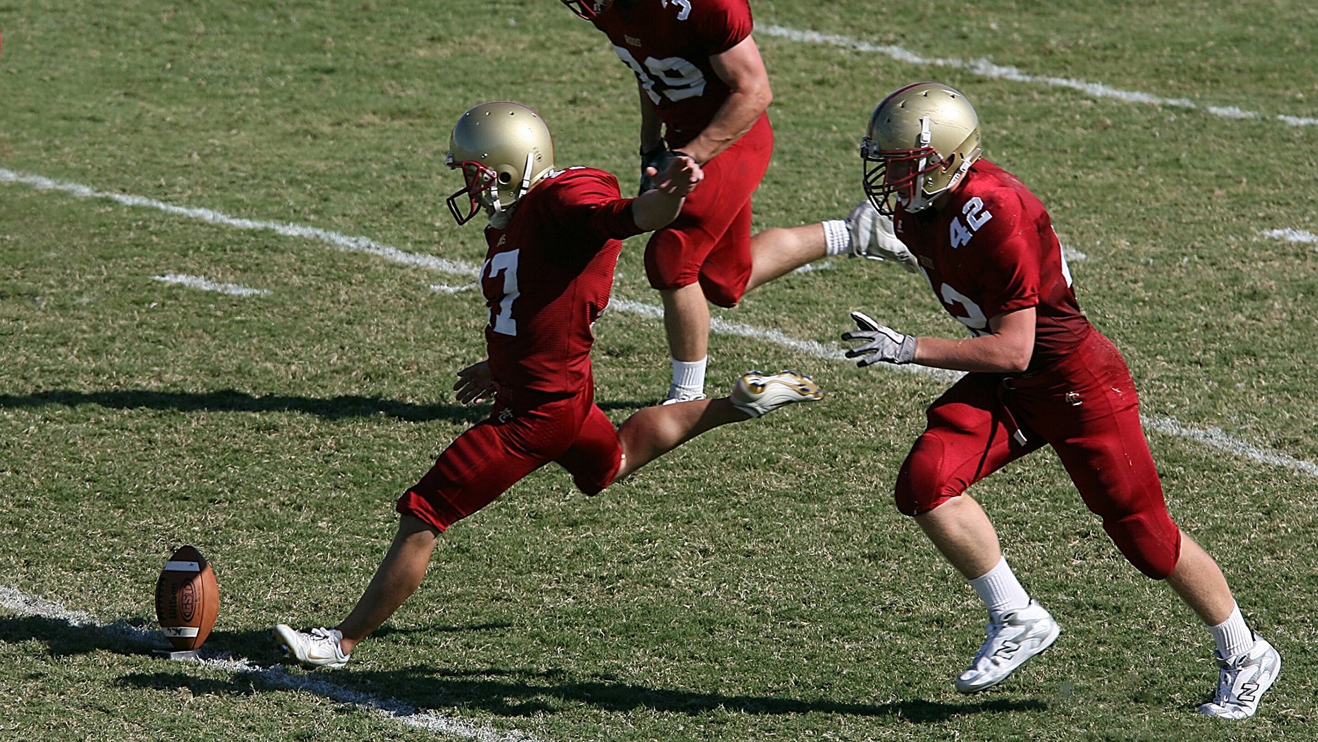 九游娱乐(jiuyou)官方网站-国家田径队集训开营，刘翔亲临指导新秀，田径比赛刘翔