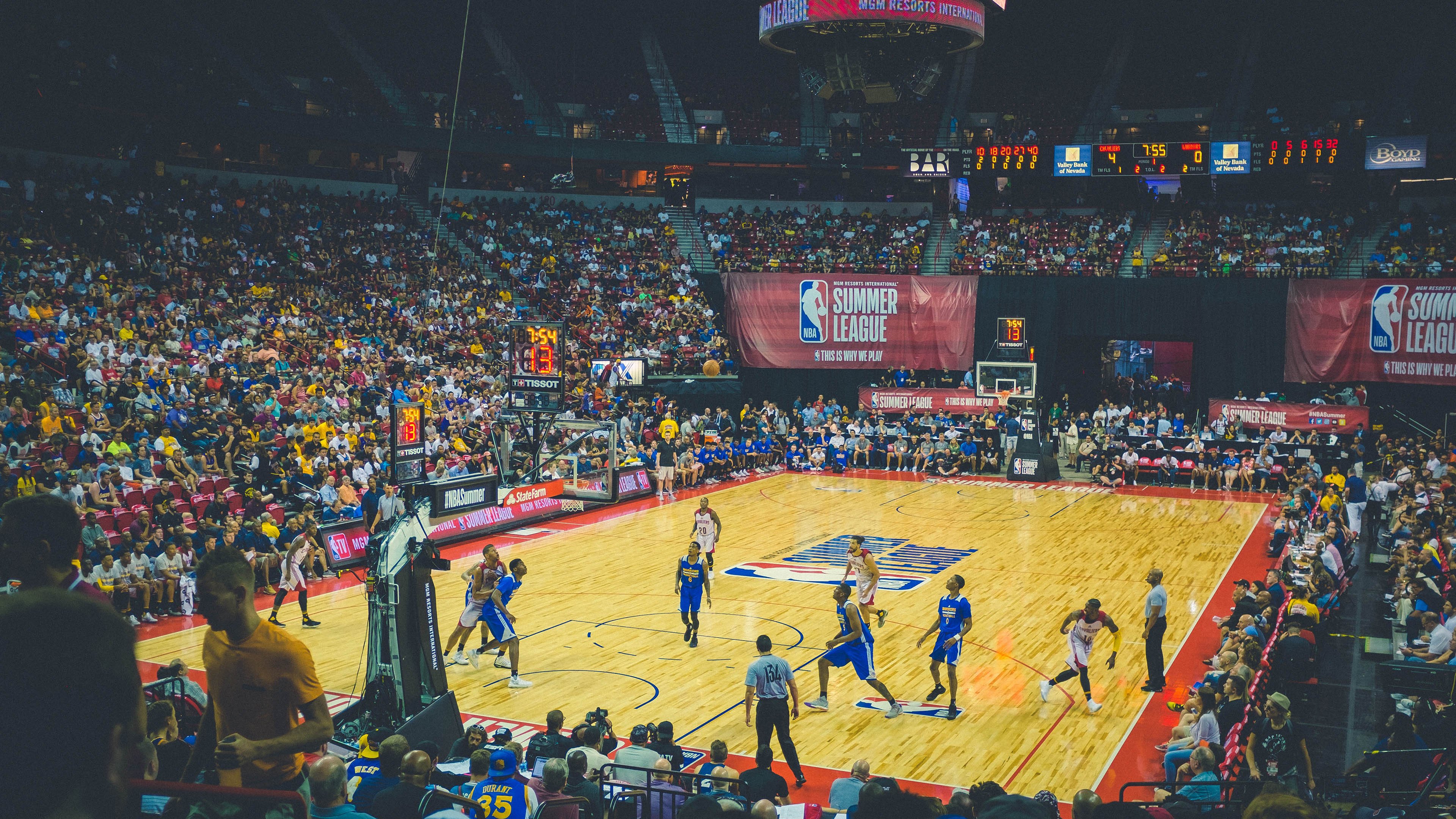 九游娱乐在线官网-康纳·麦克戴维荣膺季后赛MVP，麦克·康纳利